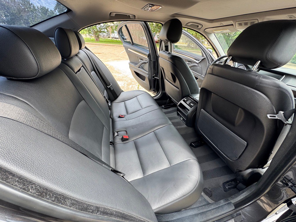 2015 BMW 5 Series Image 11