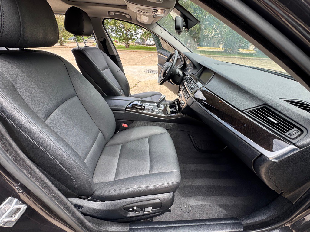 2015 BMW 5 Series Image 12