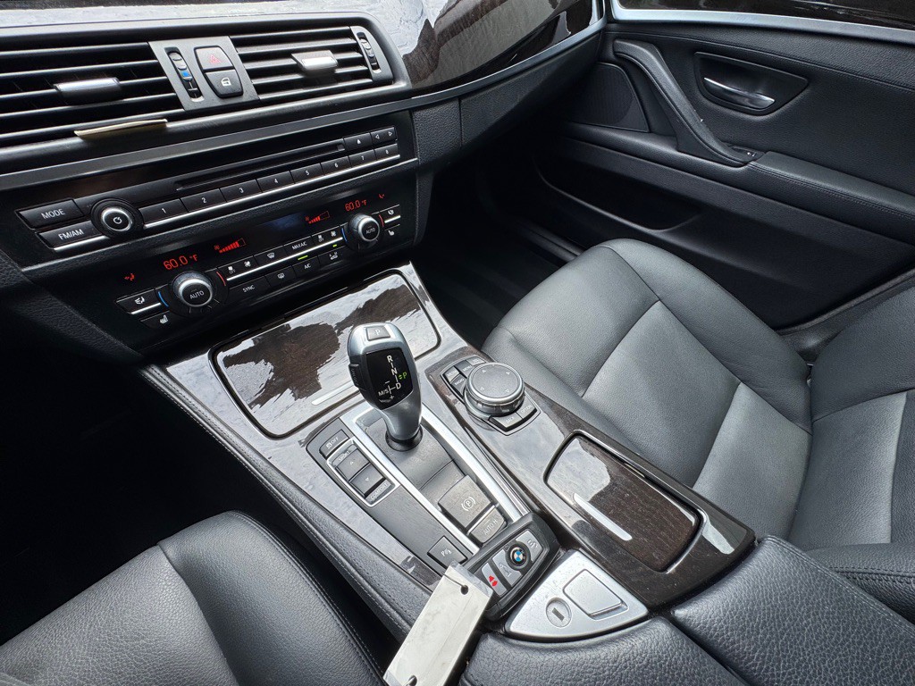 2015 BMW 5 Series Image 19