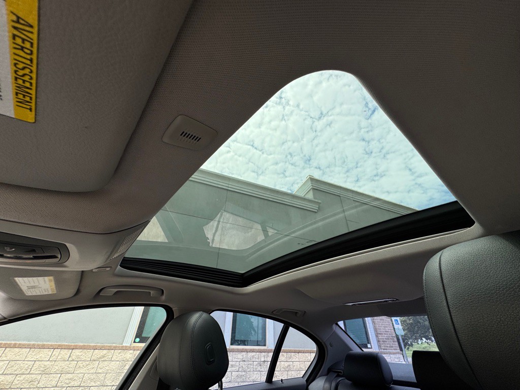 2015 BMW 5 Series Image 20