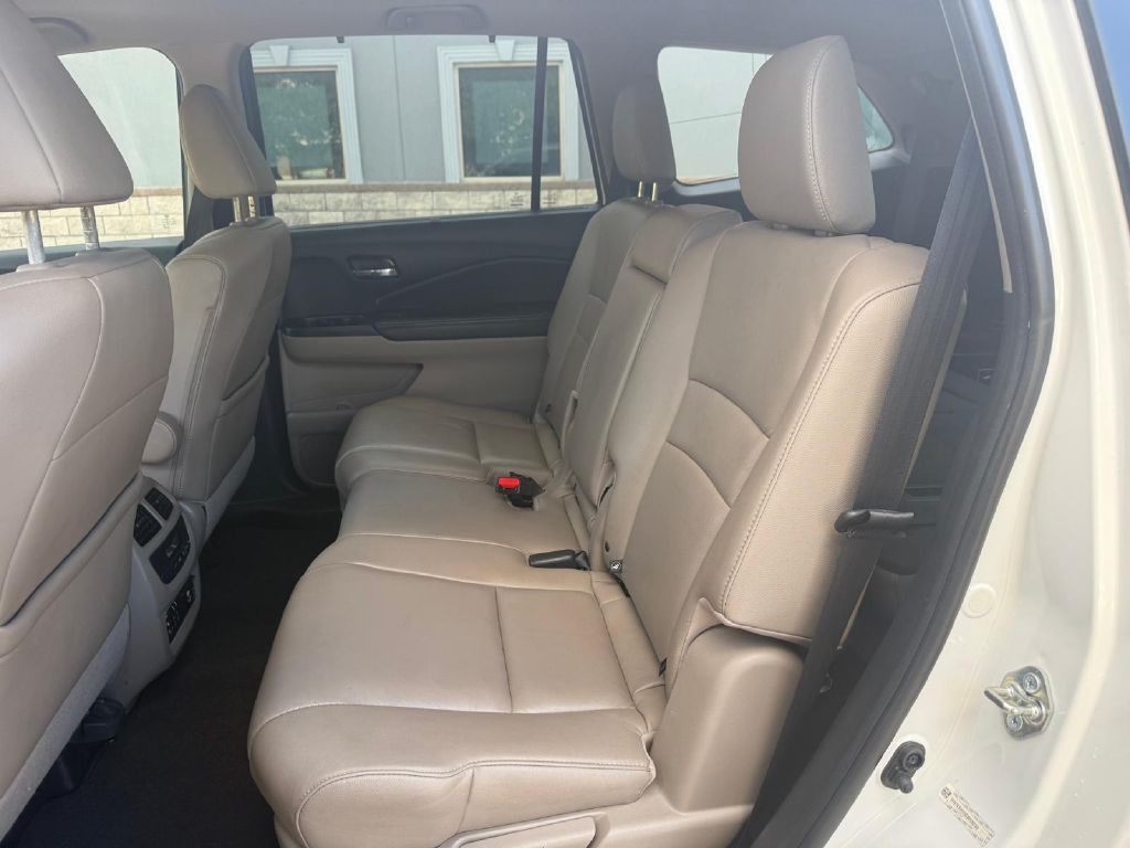 2016 Honda Pilot Image 11