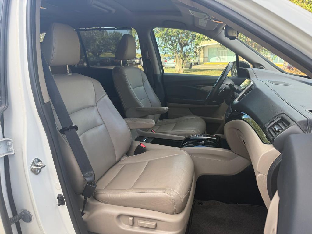 2016 Honda Pilot Image 12