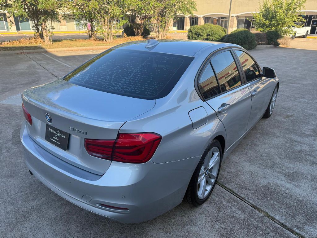 2016 BMW 3 Series Image 4