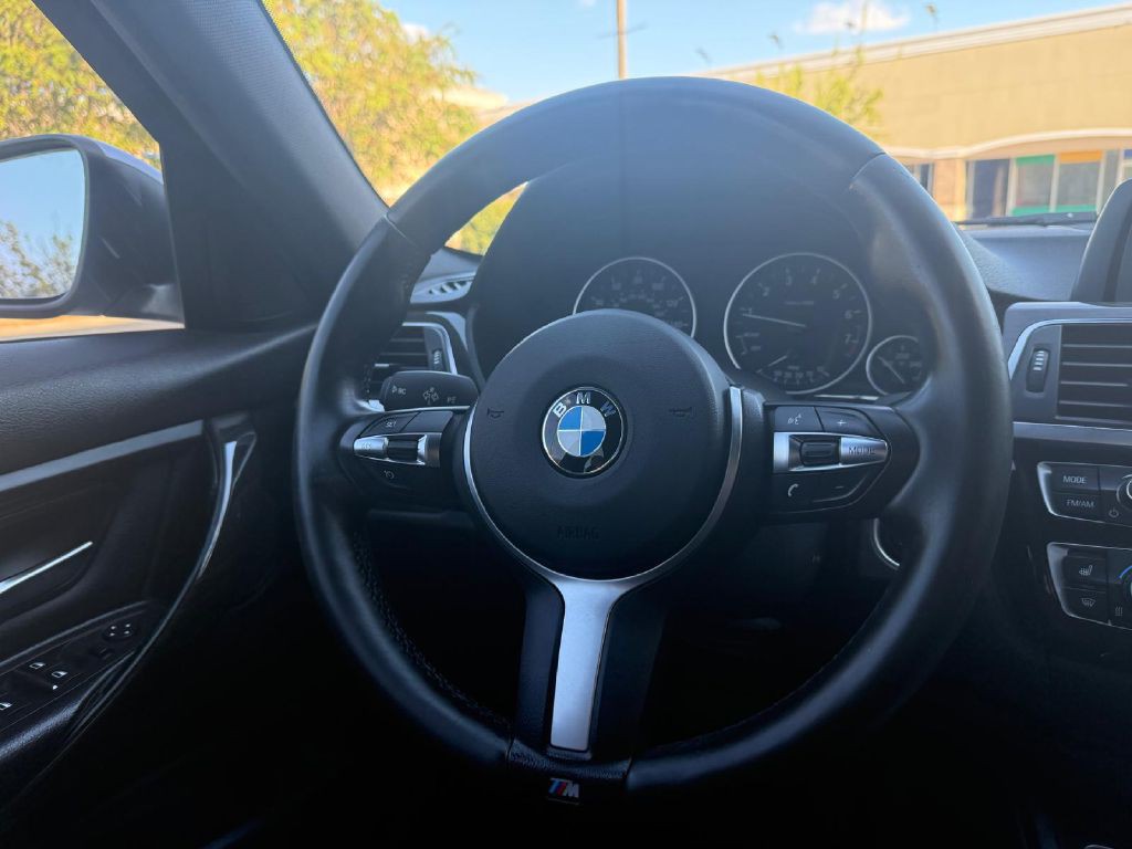 2016 BMW 3 Series Image 12