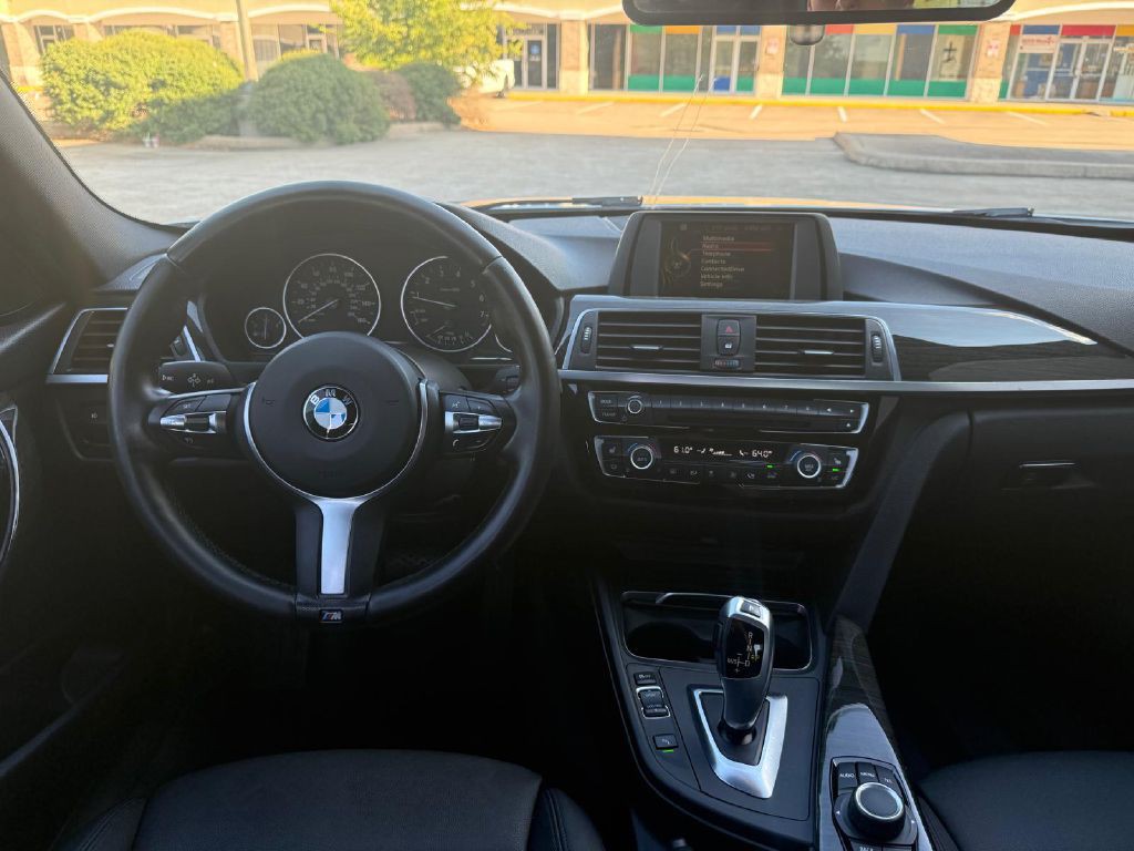 2016 BMW 3 Series Image 13