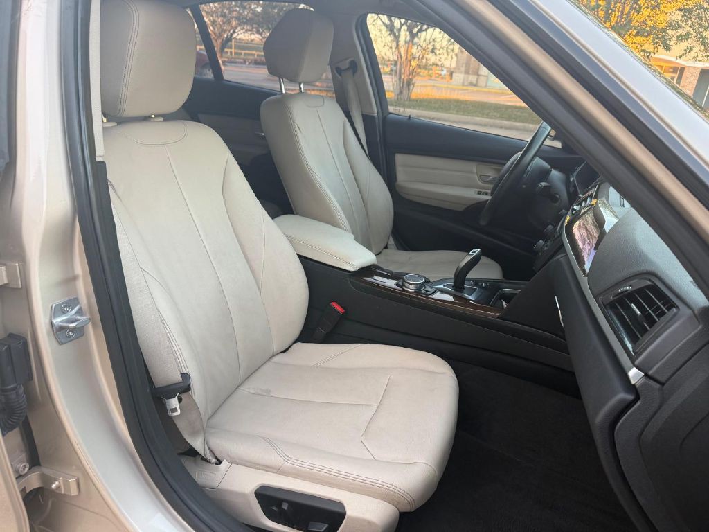 2015 BMW 3 Series Image 10