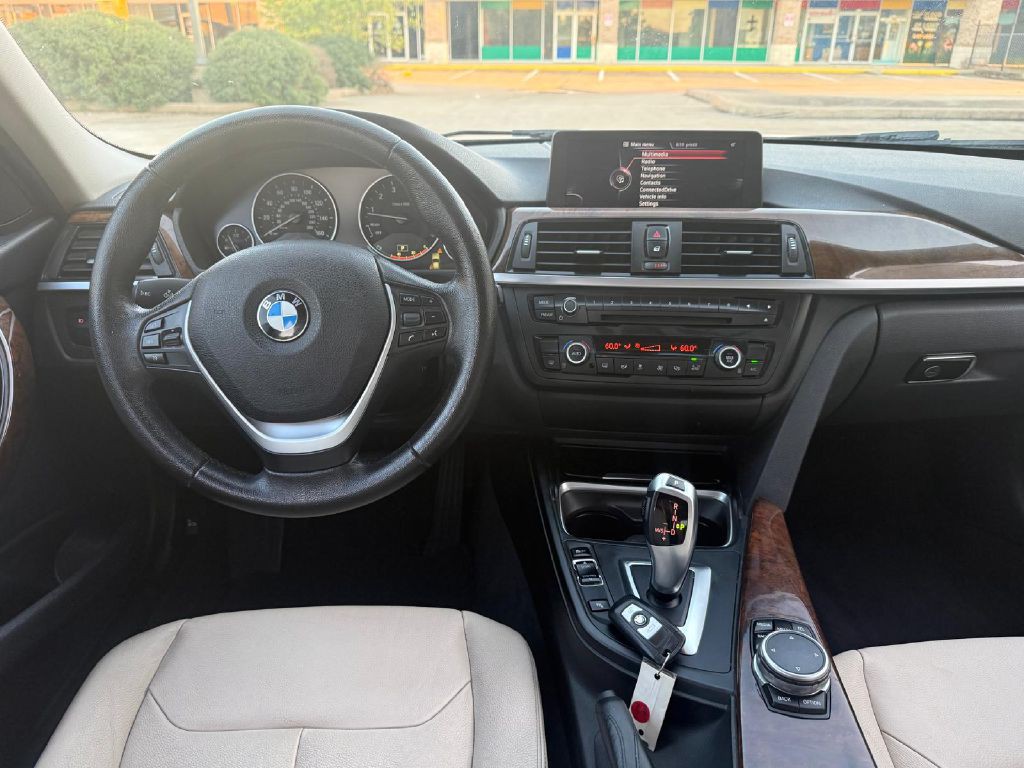 2015 BMW 3 Series Image 11