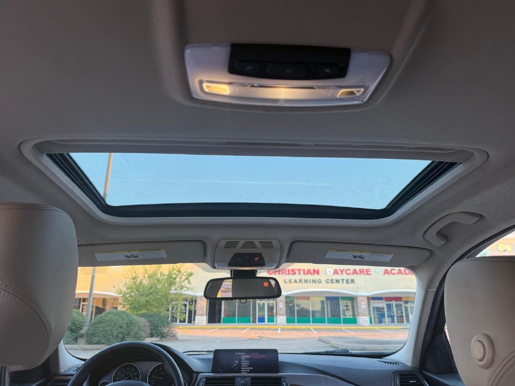 2015 BMW 3 Series Image 12