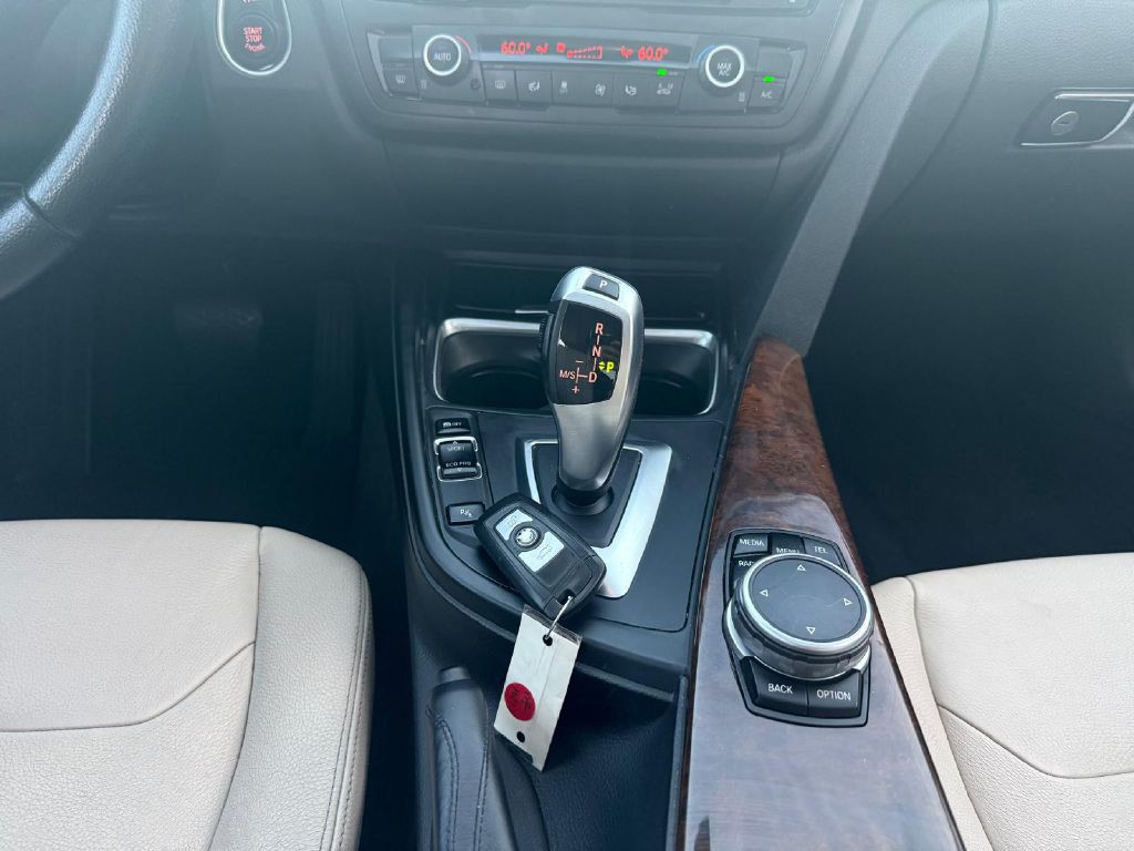 2015 BMW 3 Series Image 13