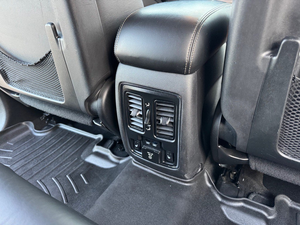 2015 Jeep Grand Cherokee Image 13