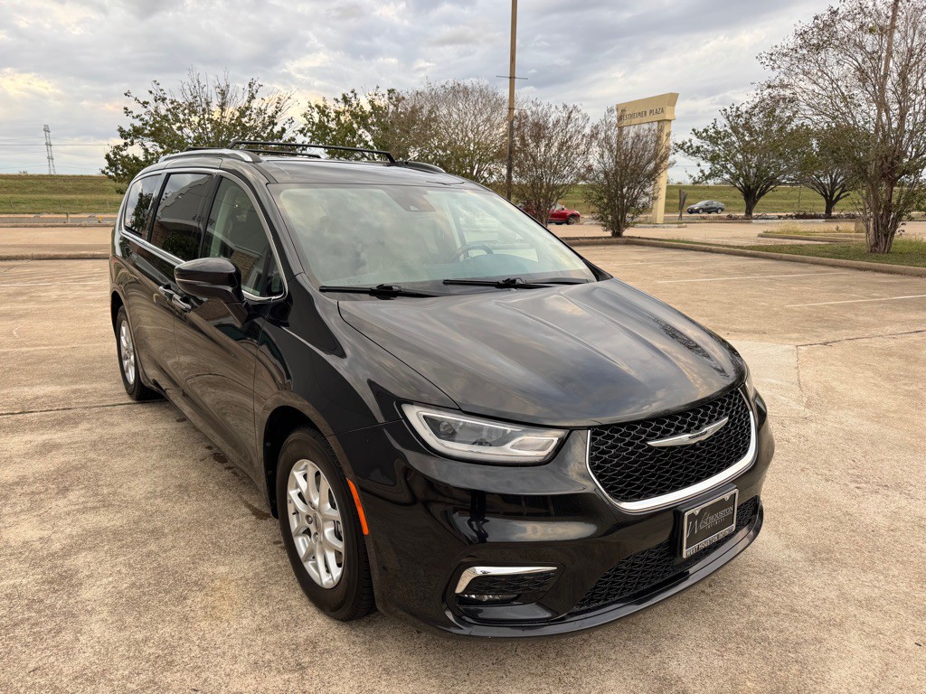 2021 Chrysler Pacifica Image 2