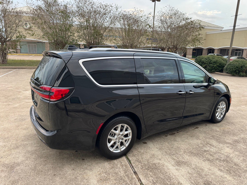 2021 Chrysler Pacifica Image 4