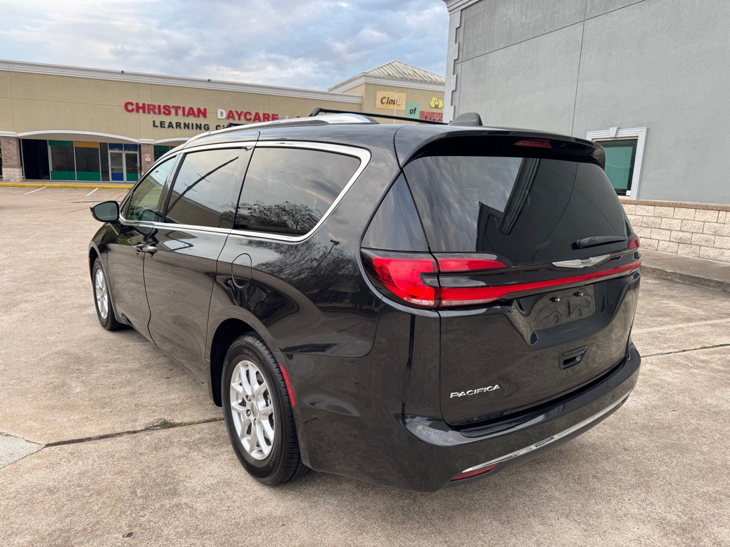 2021 Chrysler Pacifica Image 6