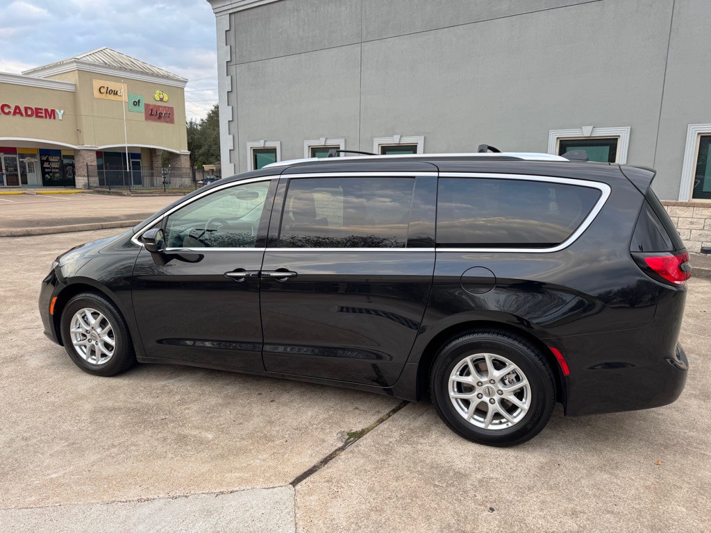 2021 Chrysler Pacifica Image 7