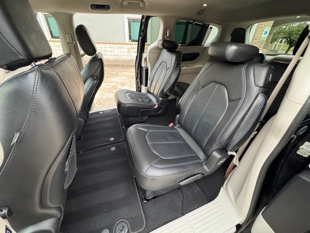 2021 Chrysler Pacifica Image 9