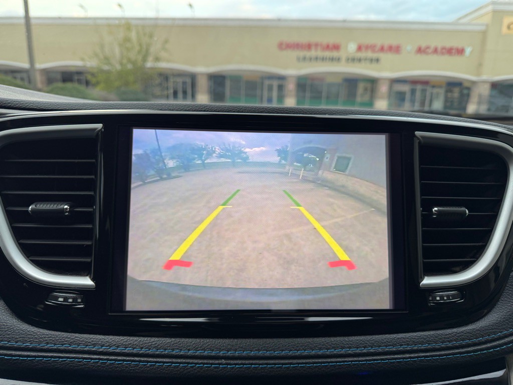 2021 Chrysler Pacifica Image 19