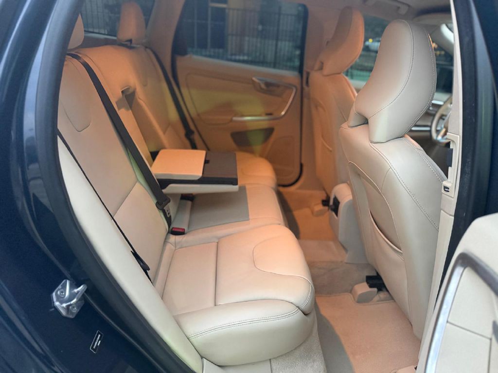 2015 Volvo XC60 Image 15