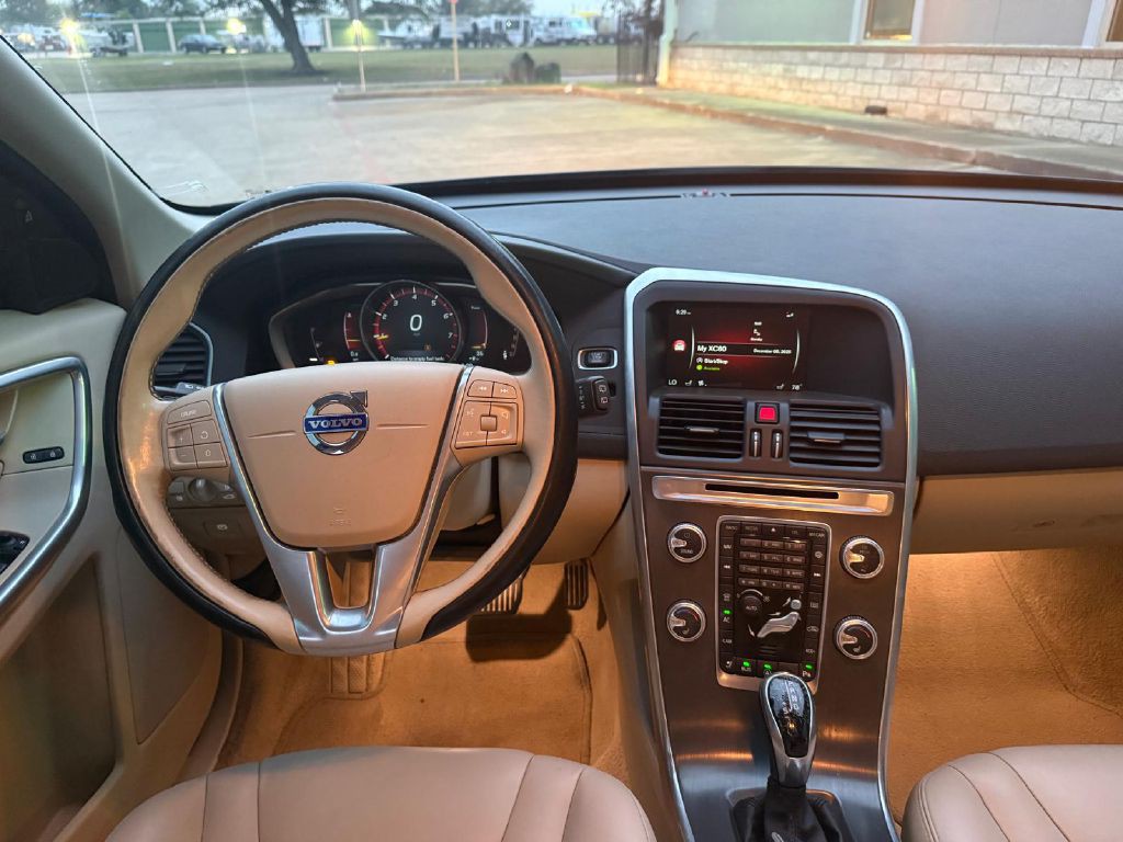 2015 Volvo XC60 Image 17