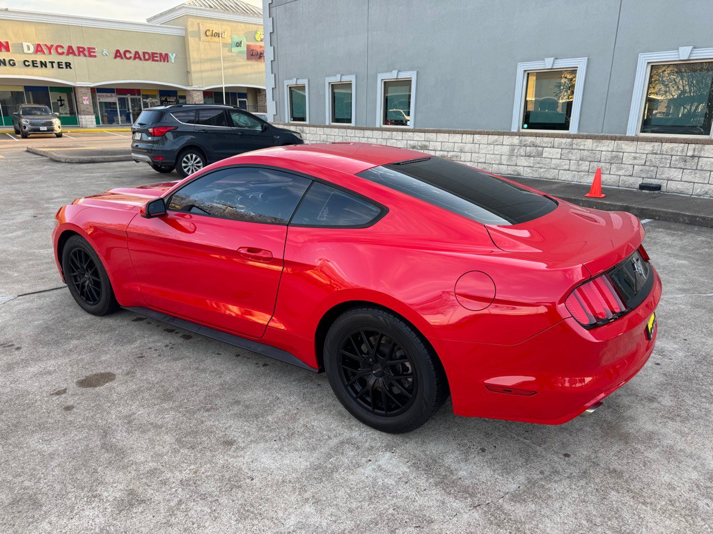 2017 Ford Mustang Image 7