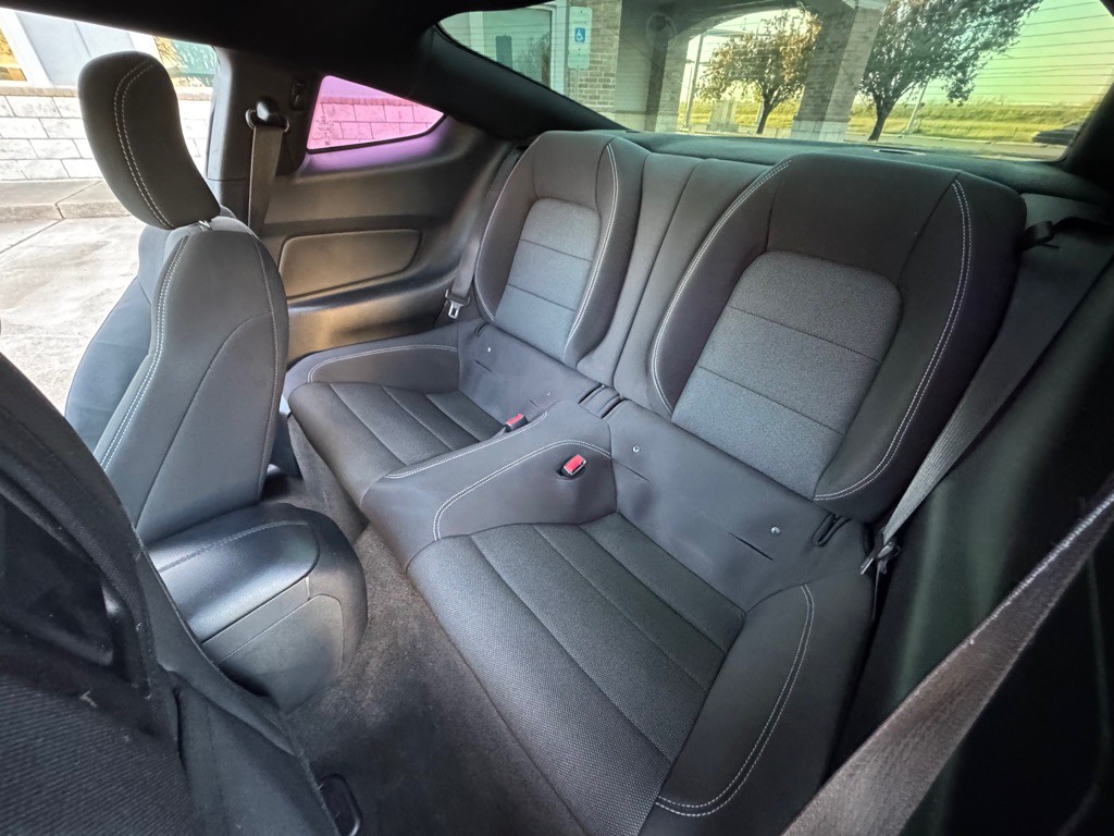 2017 Ford Mustang Image 10