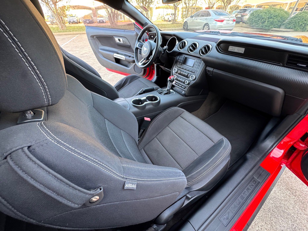 2017 Ford Mustang Image 11