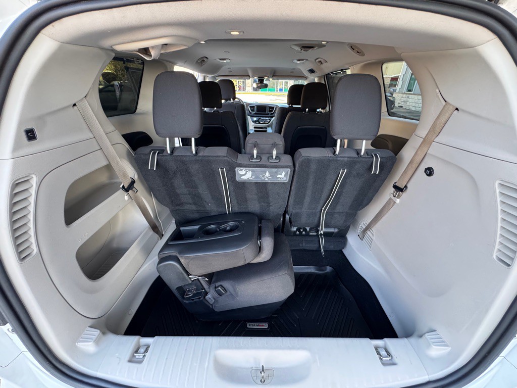 2018 Chrysler Pacifica Image 15