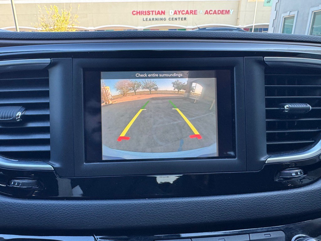 2018 Chrysler Pacifica Image 19