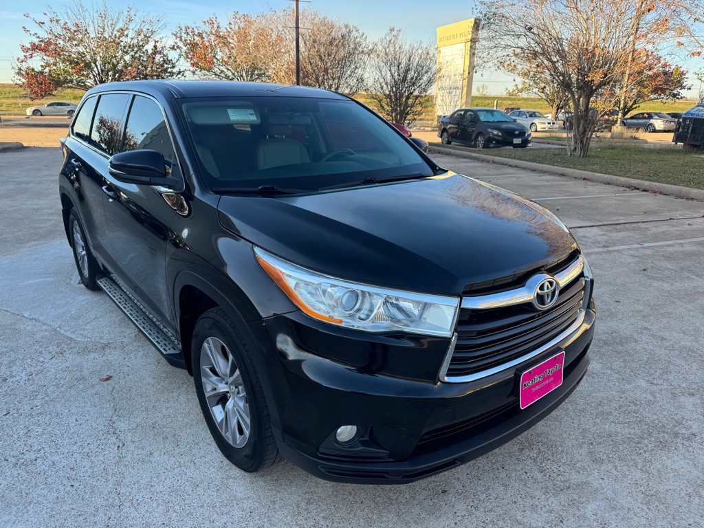2014 Toyota Highlander Image 2