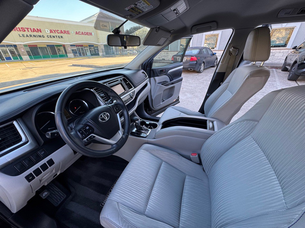 2014 Toyota Highlander Image 9