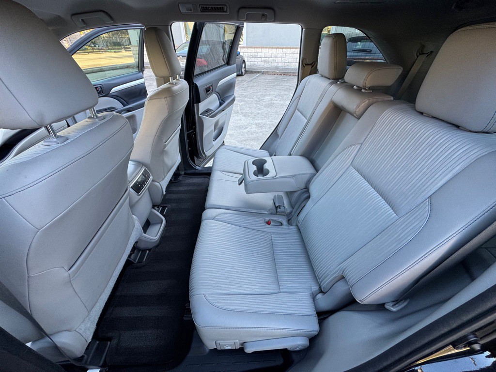 2014 Toyota Highlander Image 10