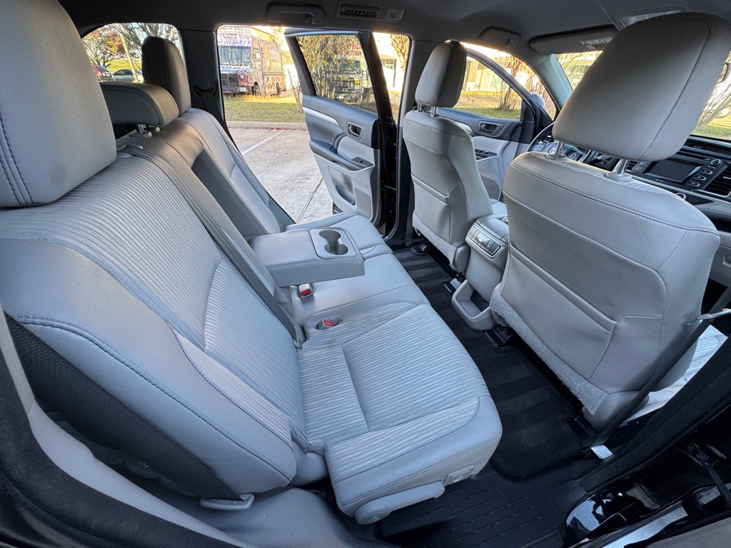 2014 Toyota Highlander Image 11