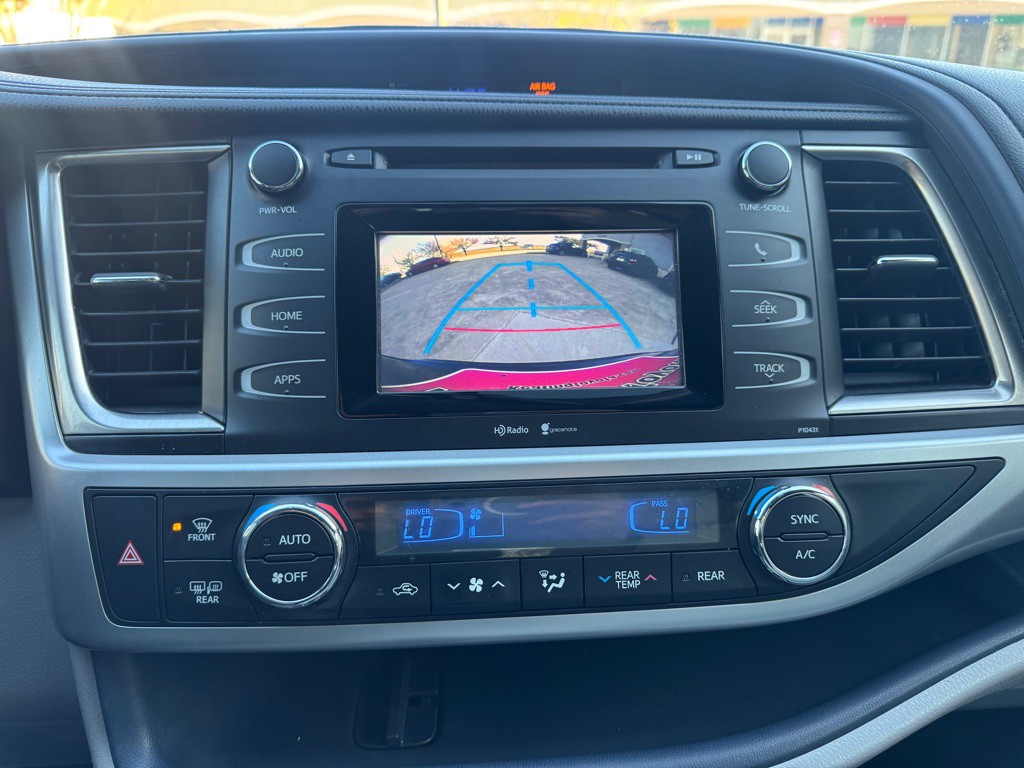 2014 Toyota Highlander Image 19