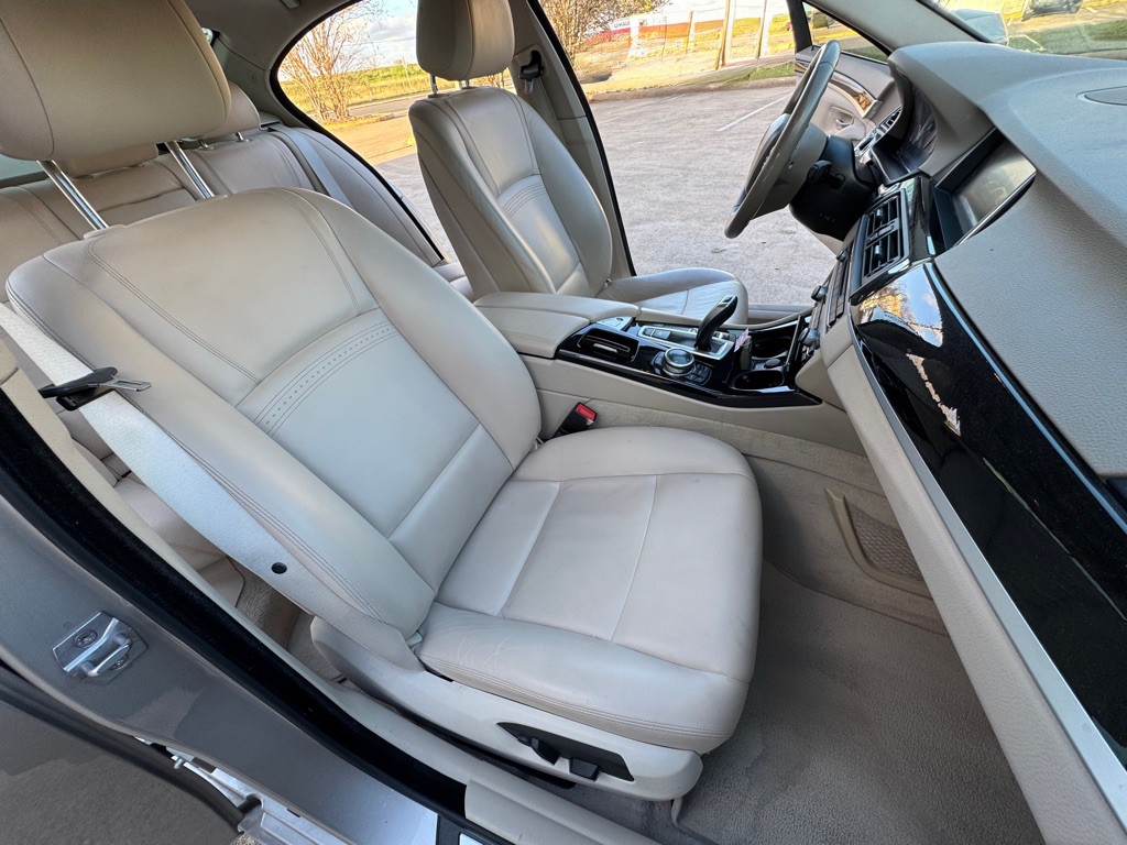 2014 BMW 5 Series Image 11