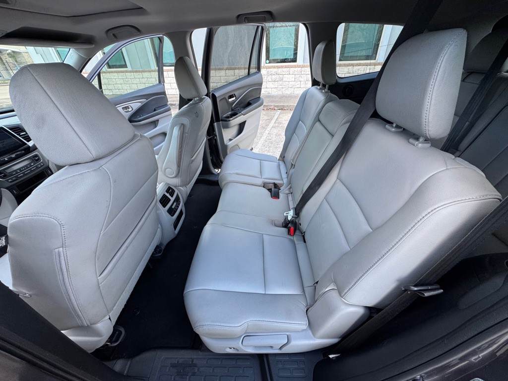 2017 Honda Pilot Image 10