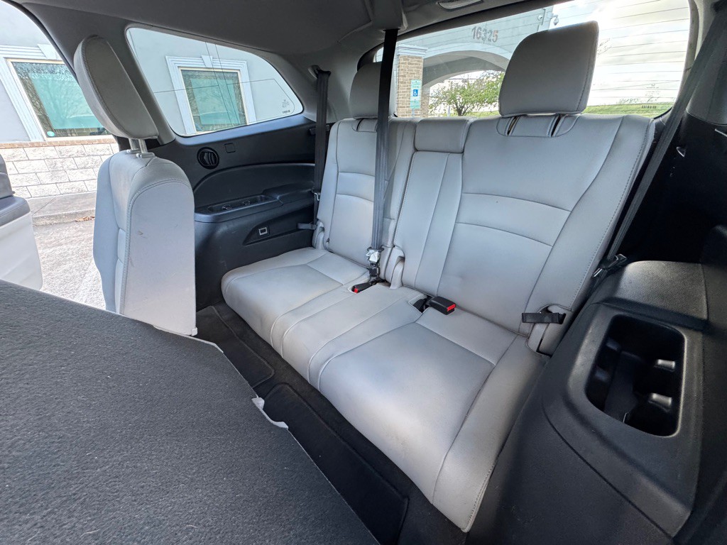 2017 Honda Pilot Image 11