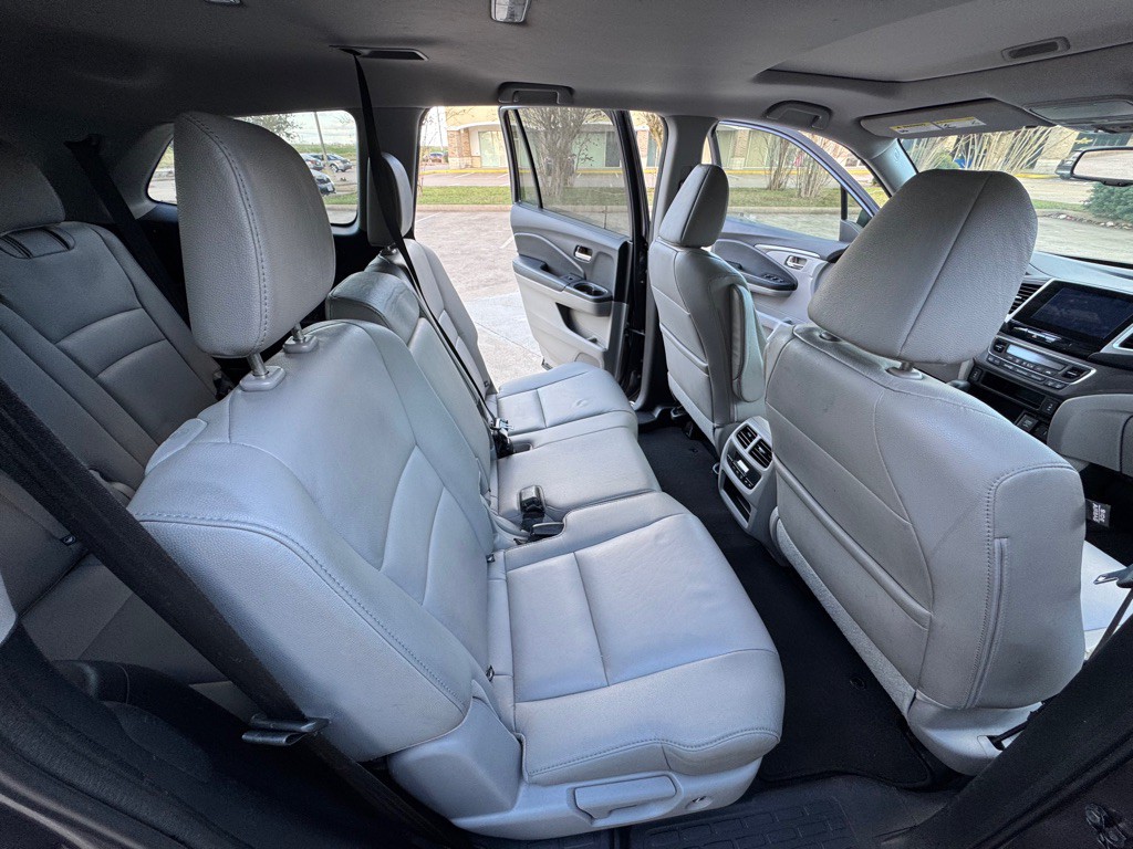 2017 Honda Pilot Image 12