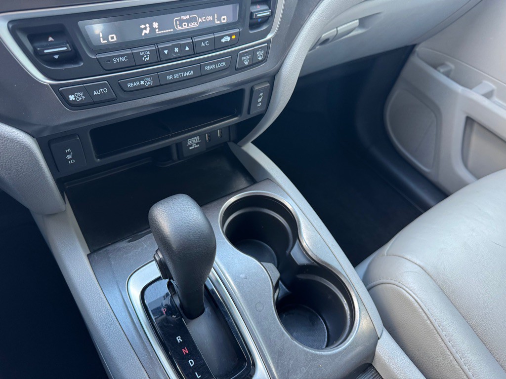 2017 Honda Pilot Image 21