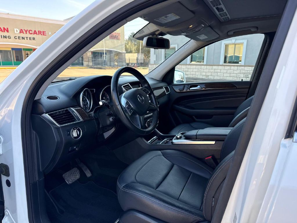 2015 Mercedes-Benz M-Class Image 9