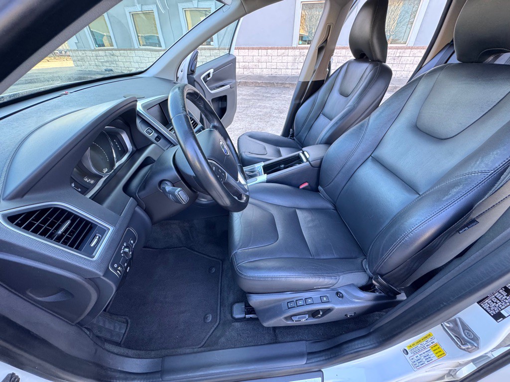 2015 Volvo XC60 Image 8