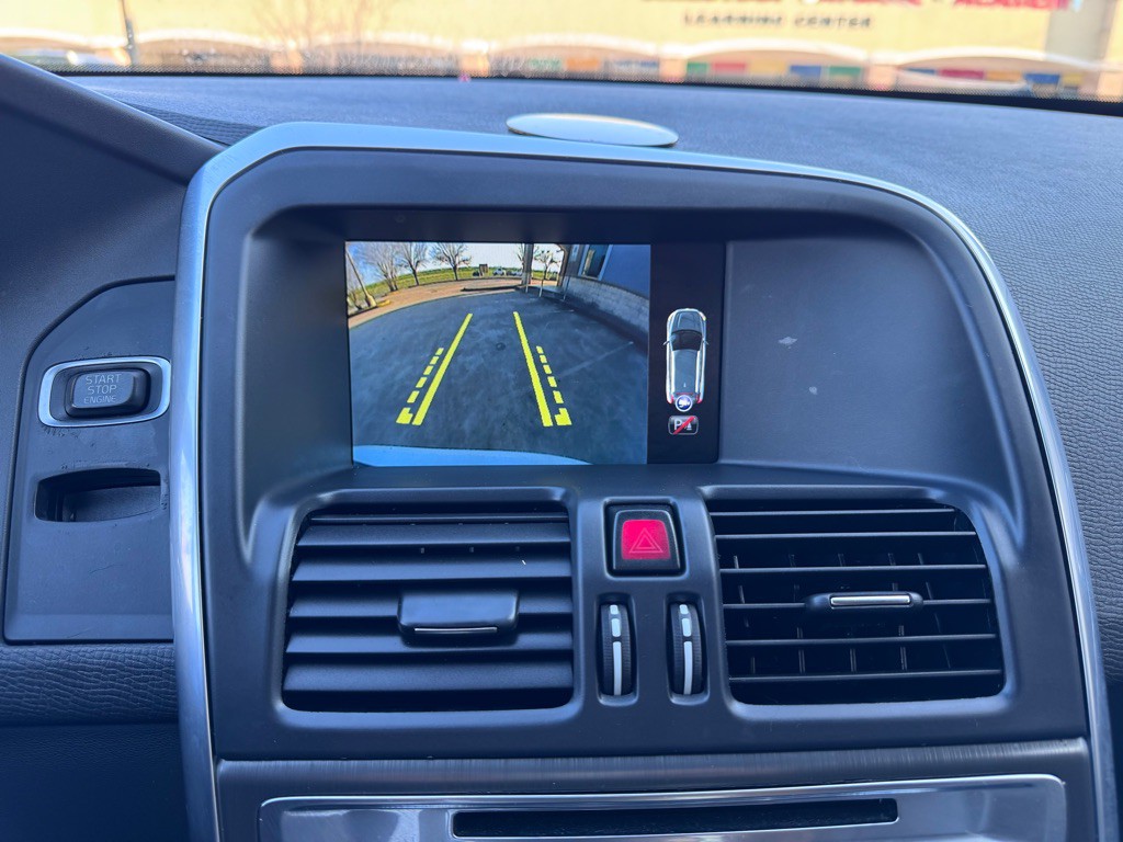 2015 Volvo XC60 Image 17