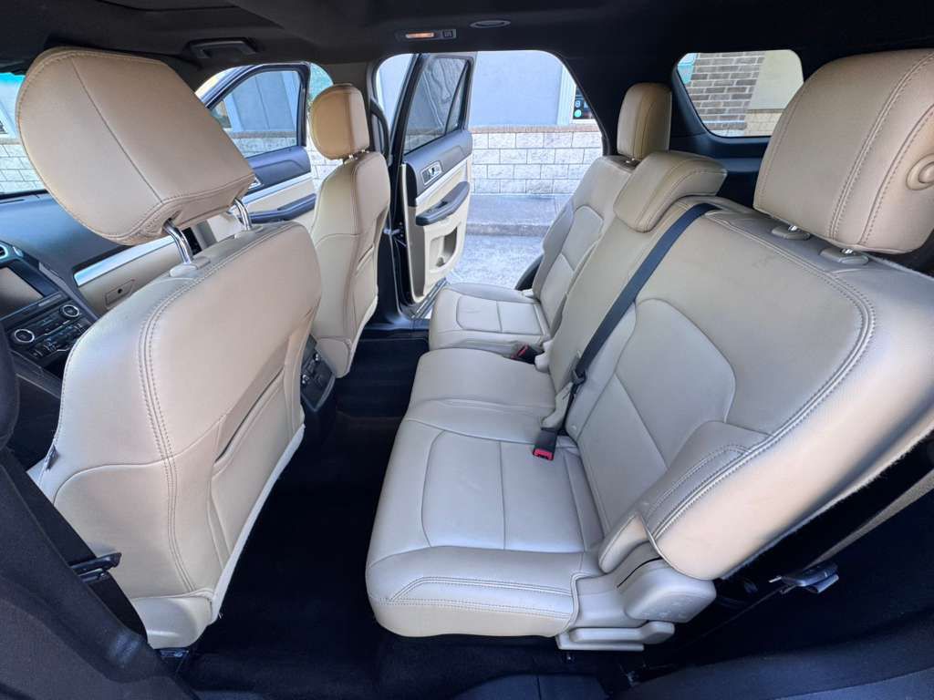 2016 Ford Explorer Image 10
