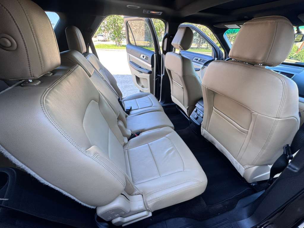 2016 Ford Explorer Image 12