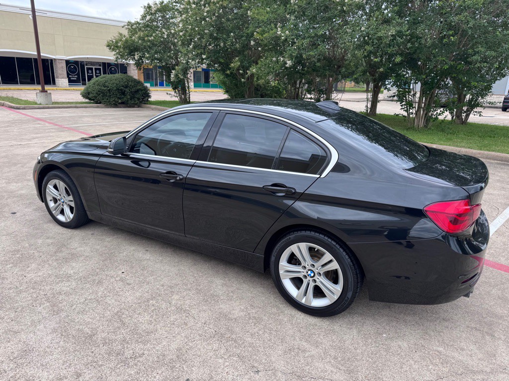 2017 BMW 3 Series Image 7