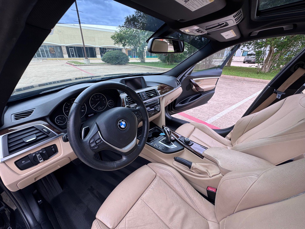 2017 BMW 3 Series Image 9