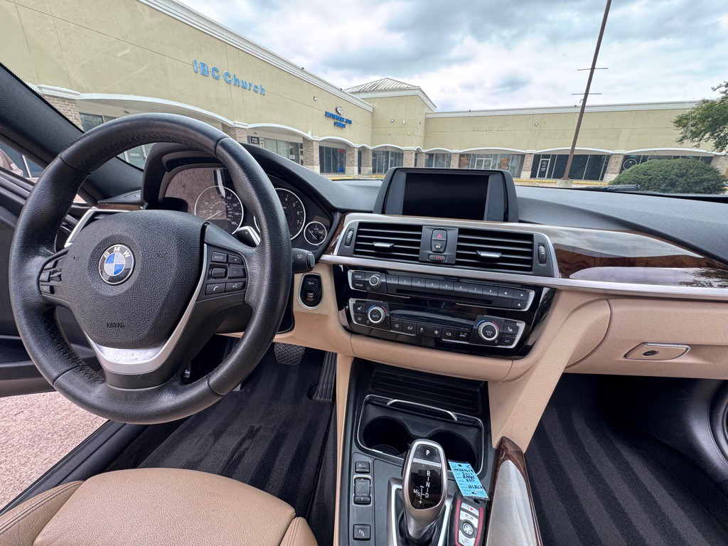2017 BMW 3 Series Image 13