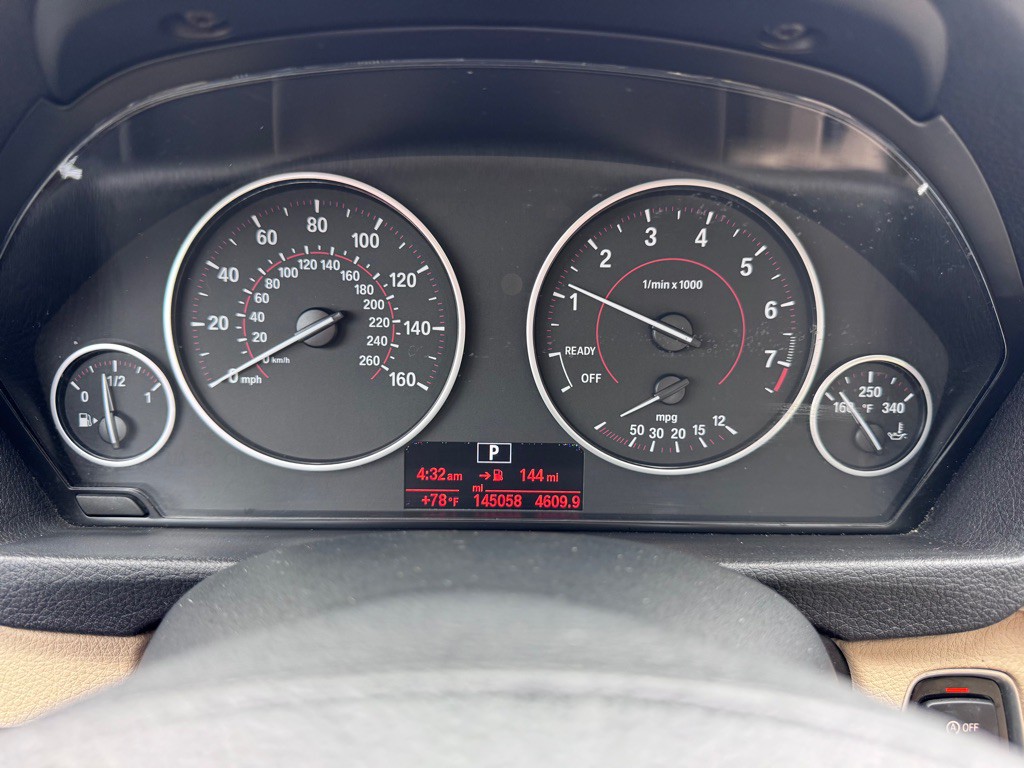 2017 BMW 3 Series Image 16