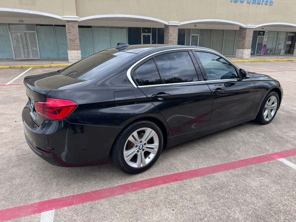 2017 BMW 3 Series Image 3