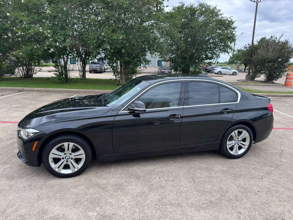 2017 BMW 3 Series Image 7