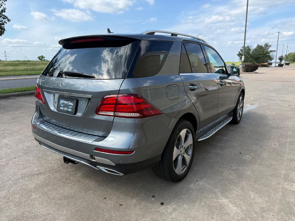 2017 Mercedes-Benz GLE-Class Image 3