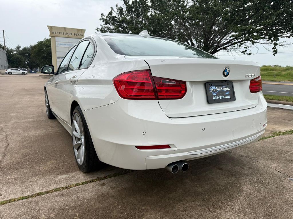 2013 BMW 3 Series Image 5
